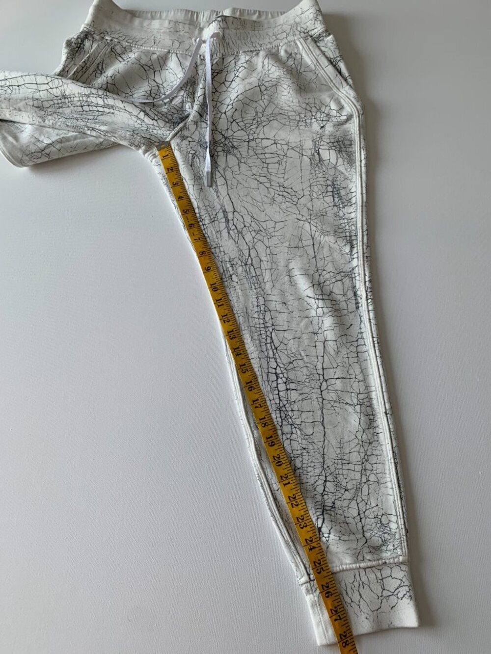 Lululemon Warm Down Jogger Women's Size 10 7/8 length slim fit - Picture 5 of 7